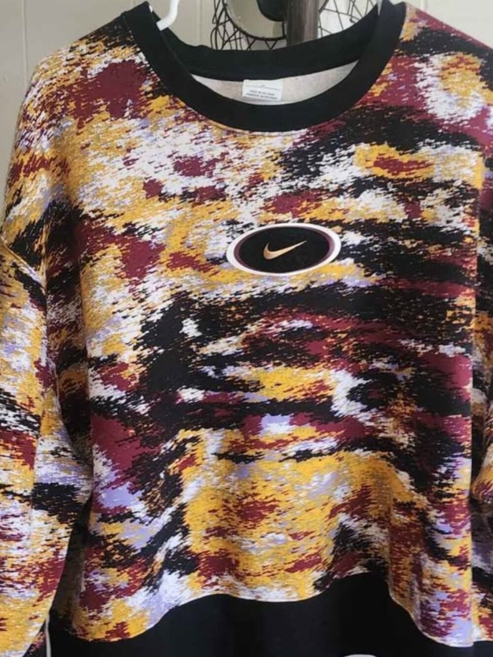 womens nike sweatshirt